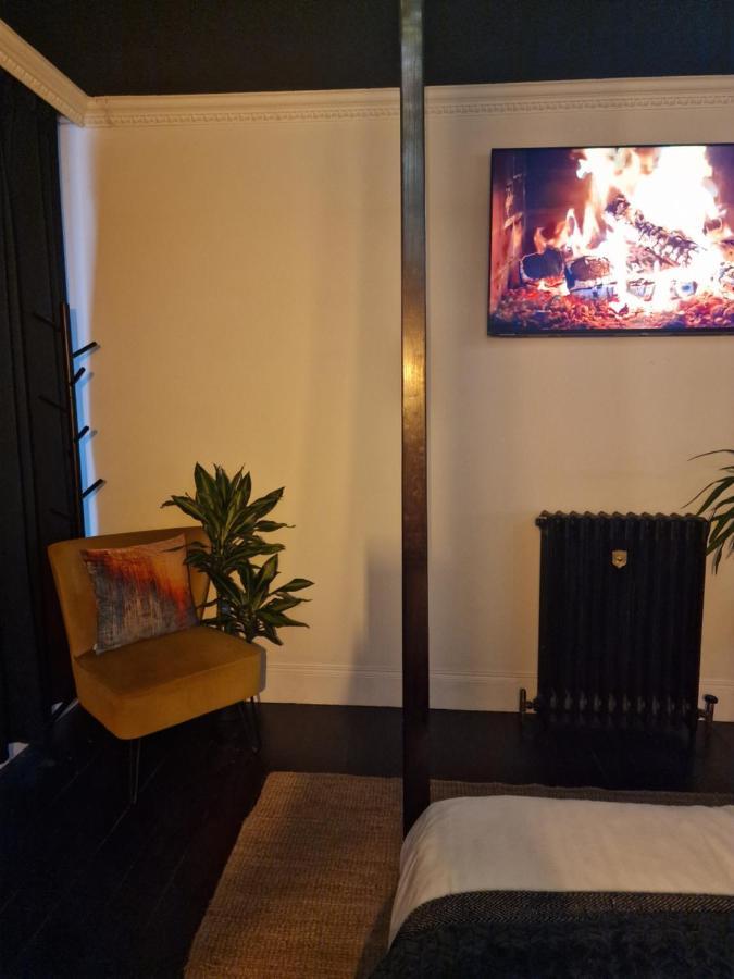 The Penny Black Apartment With Indoor Hot Tub Slamannan Exterior foto