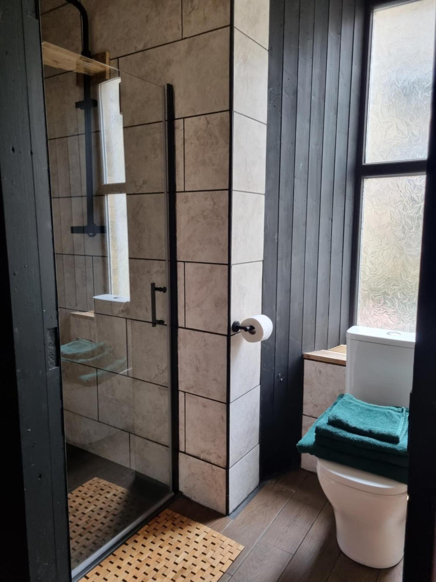 The Penny Black Apartment With Indoor Hot Tub Slamannan Exterior foto